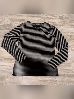 COIN Striped Black and White Long-Sleeve Top